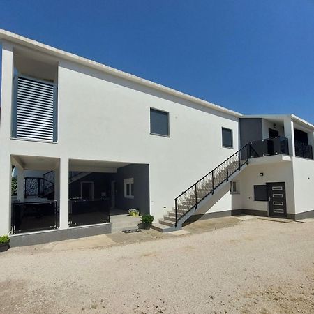 Apartmani Karla Paklenica Starigrad Exterior photo