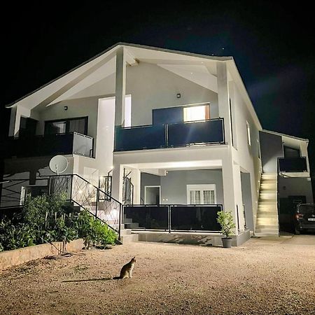 Apartmani Karla Paklenica Starigrad Exterior photo