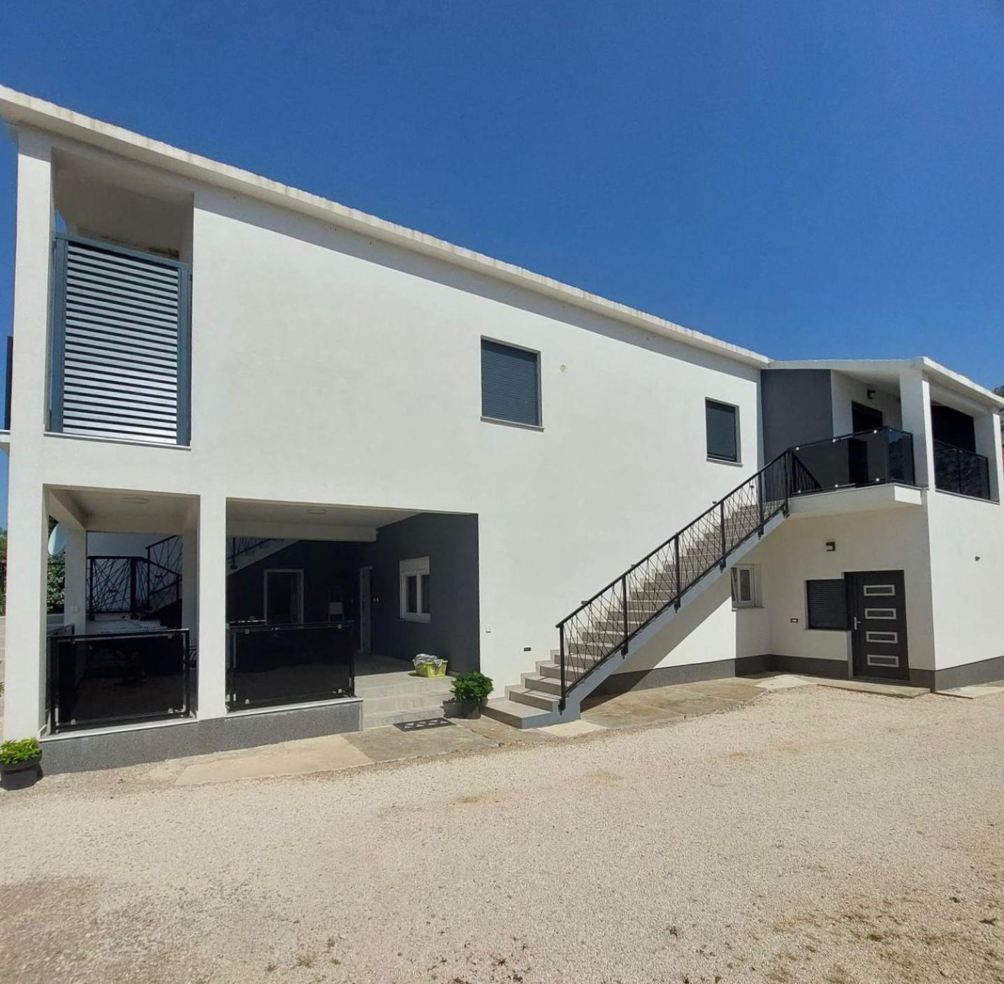 Apartmani Karla Paklenica Starigrad Exterior photo