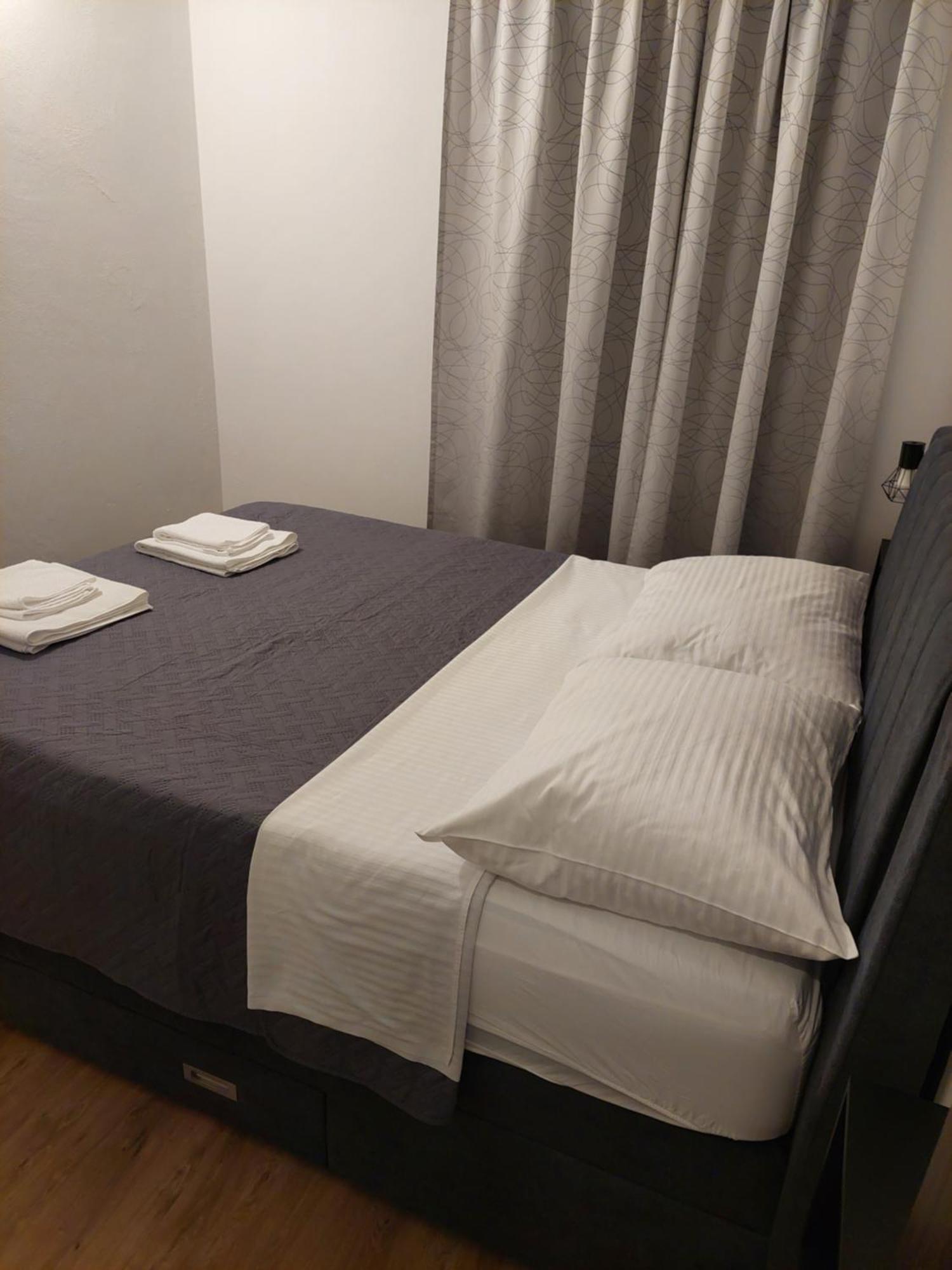 Apartmani Karla Paklenica Starigrad Exterior photo