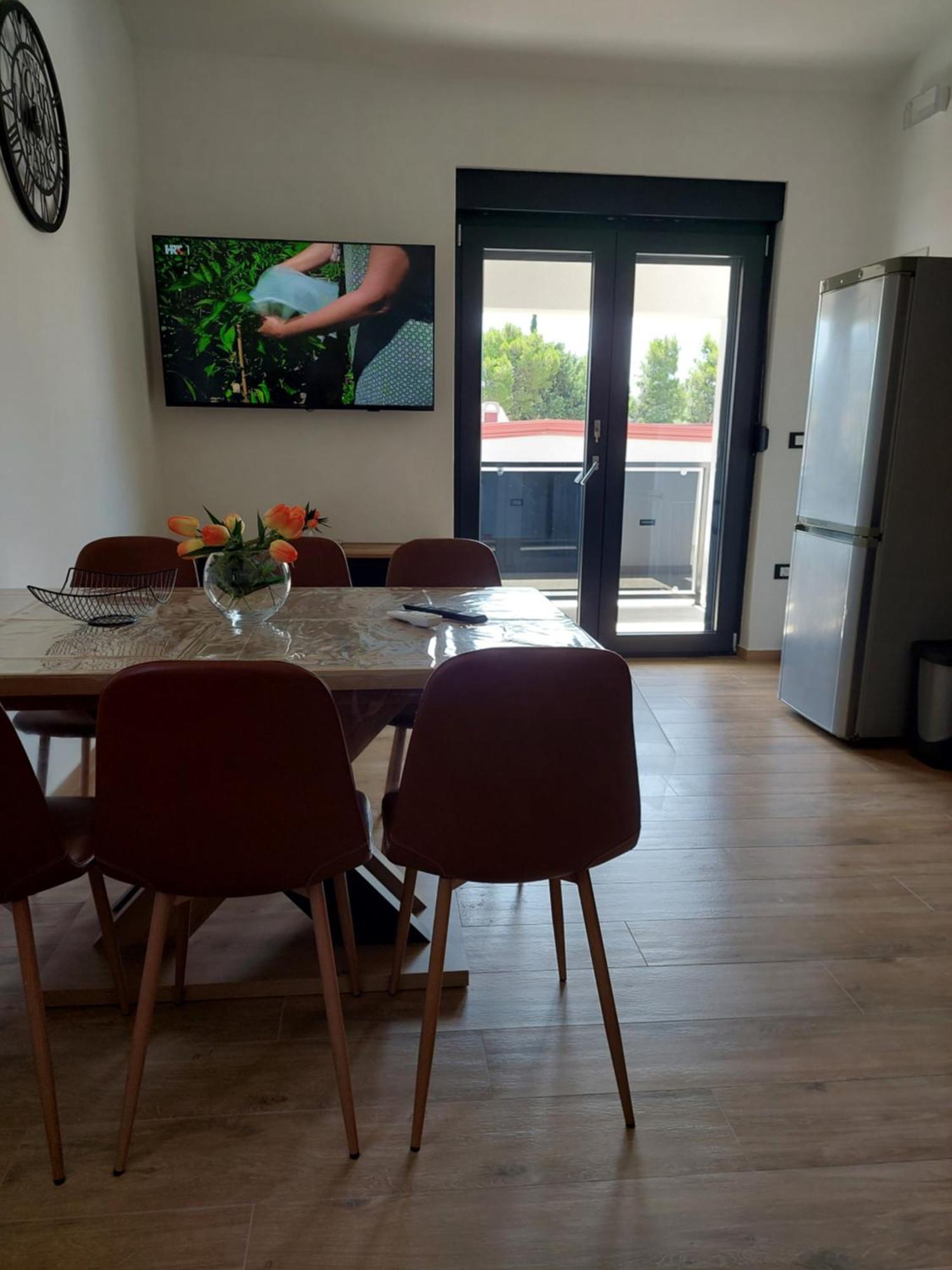 Apartmani Karla Paklenica Starigrad Exterior photo