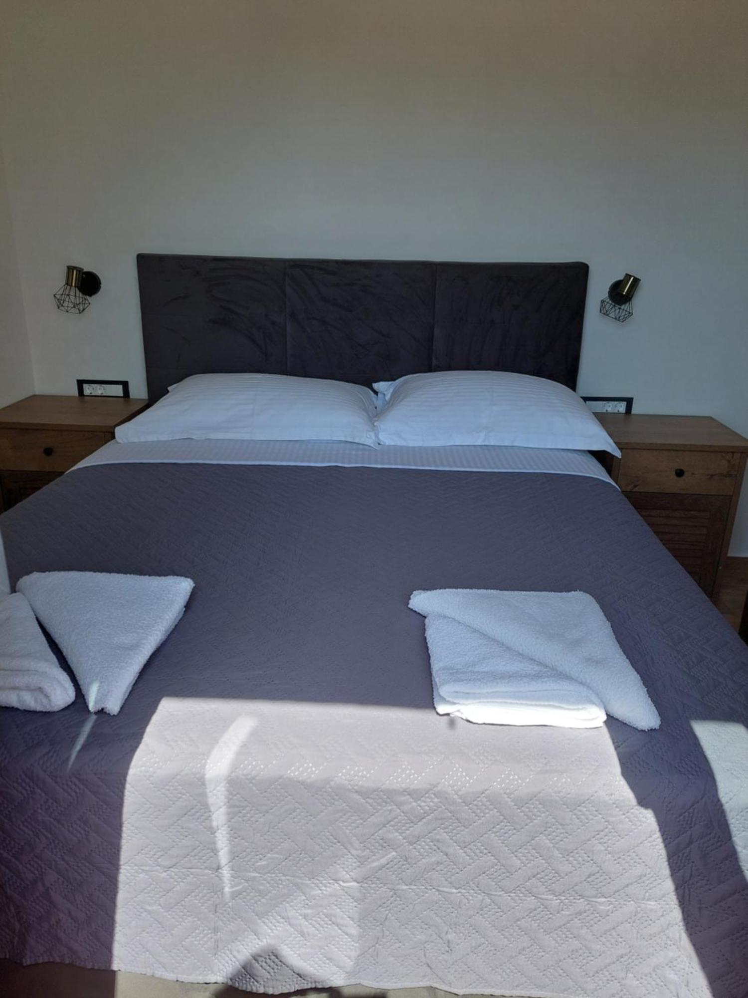 Apartmani Karla Paklenica Starigrad Exterior photo