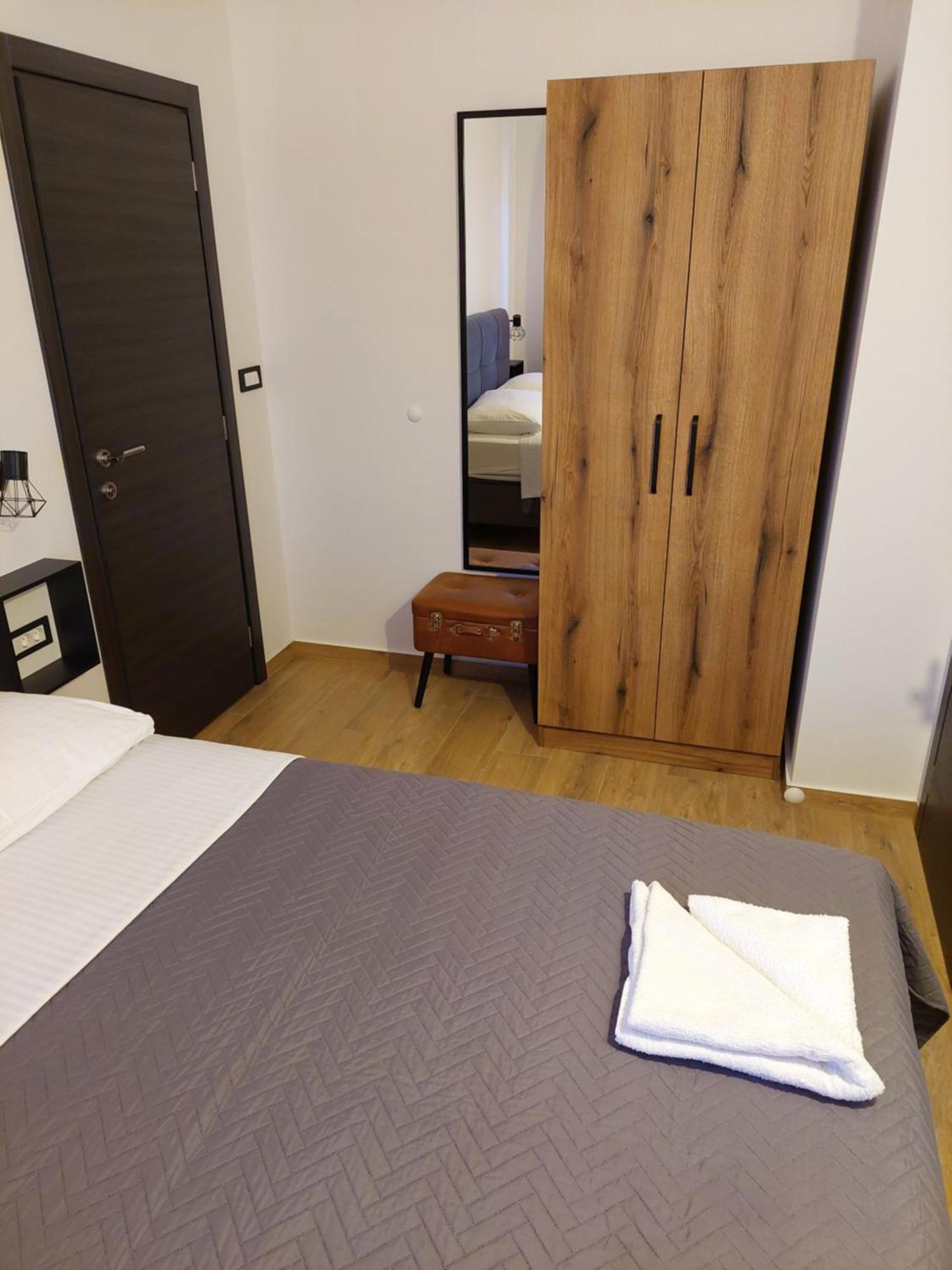 Apartmani Karla Paklenica Starigrad Exterior photo